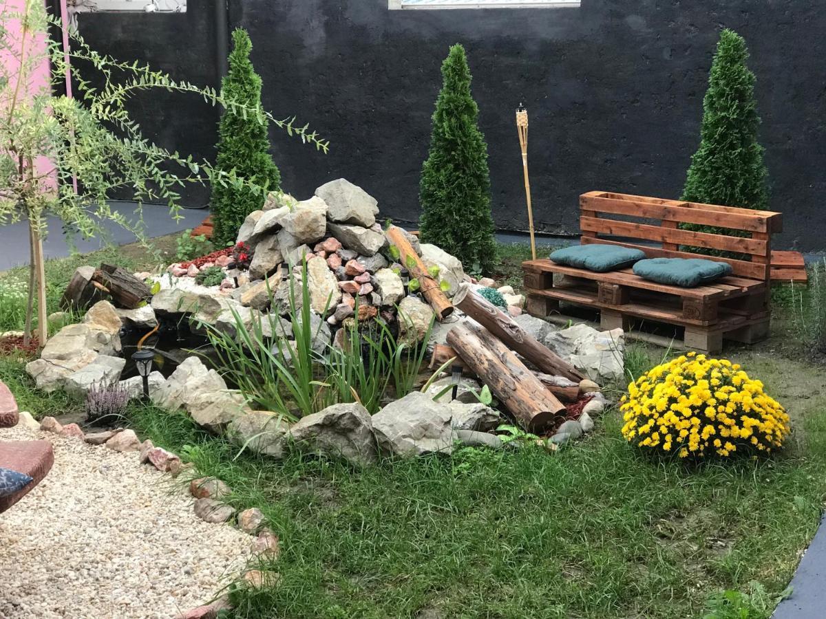 Zen Apartmani Zrenjanin Esterno foto