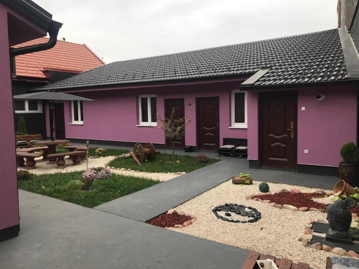 Zen Apartmani Zrenjanin Esterno foto