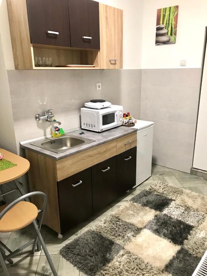 Zen Apartmani Zrenjanin Esterno foto